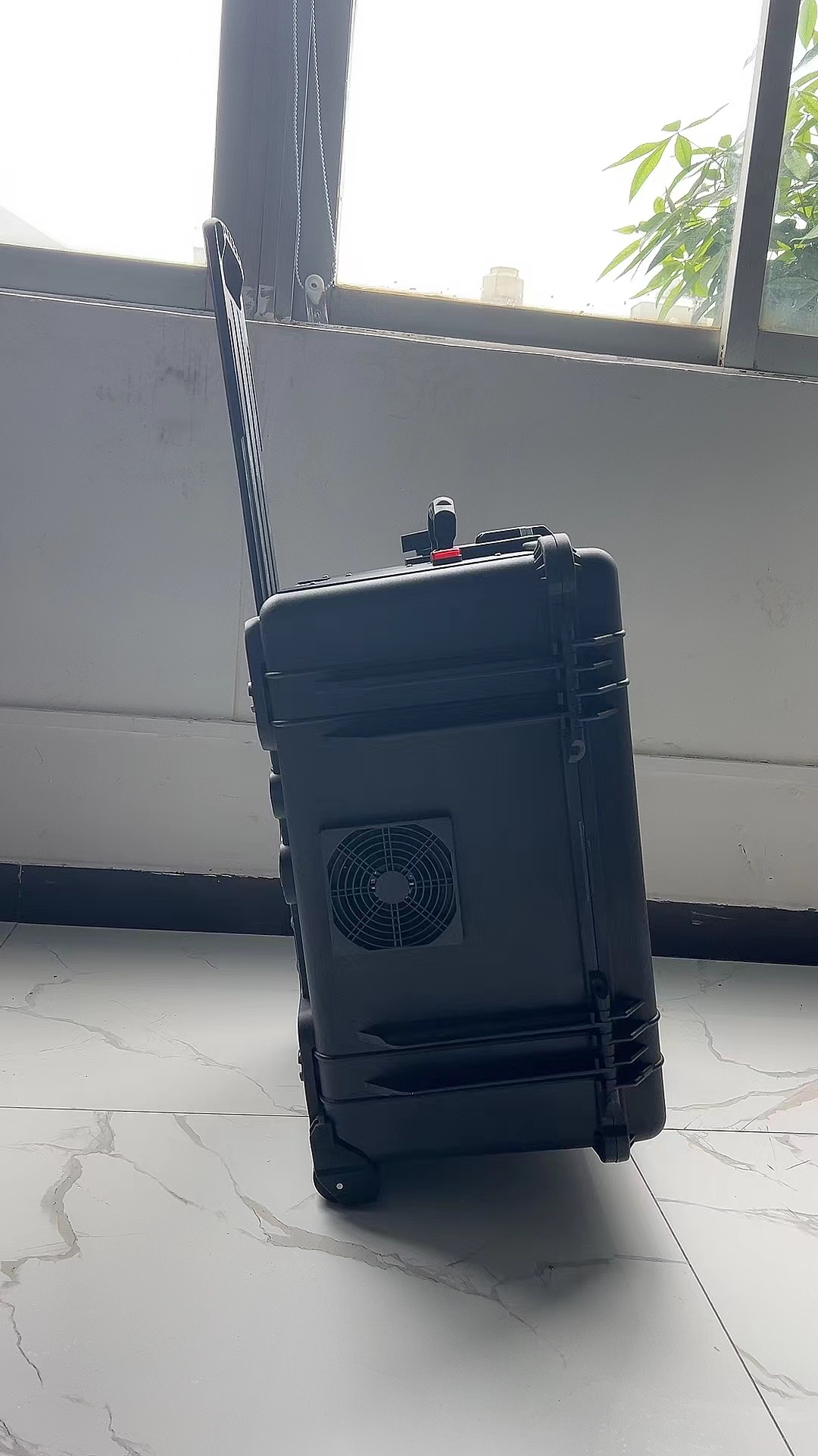 青龙手拉箱型移动通信干扰器